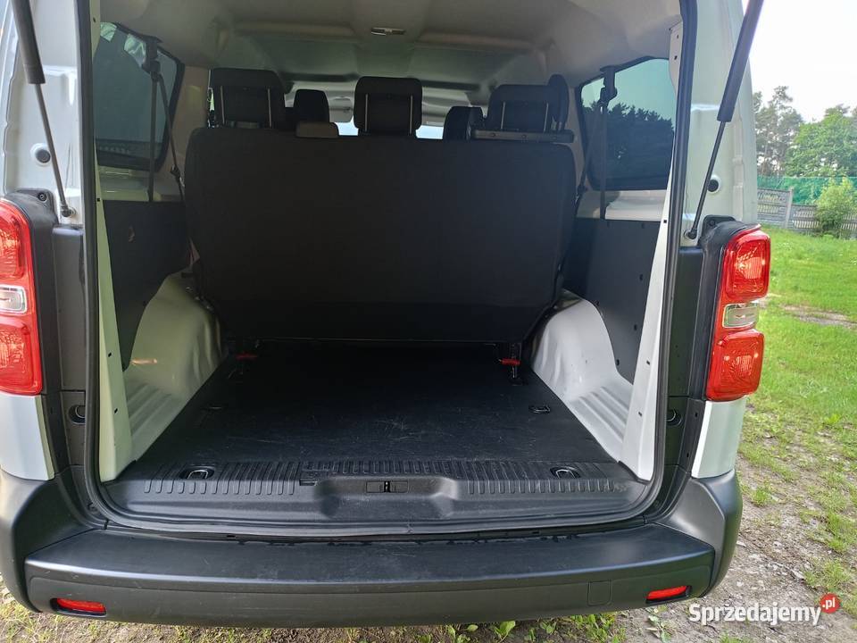 Opel Vivaro wersja Long 9 osób Rok produkcji 2022