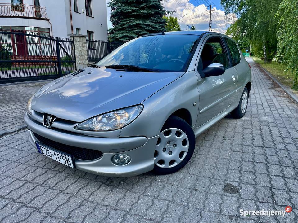 ZadbanyPeugot20614Benzyna160PrzKlimaWspKier2003rM