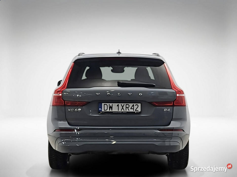 Volvo XC 60 B4 B Core aut Z Polskiego Salonu Warszawa sprzedam