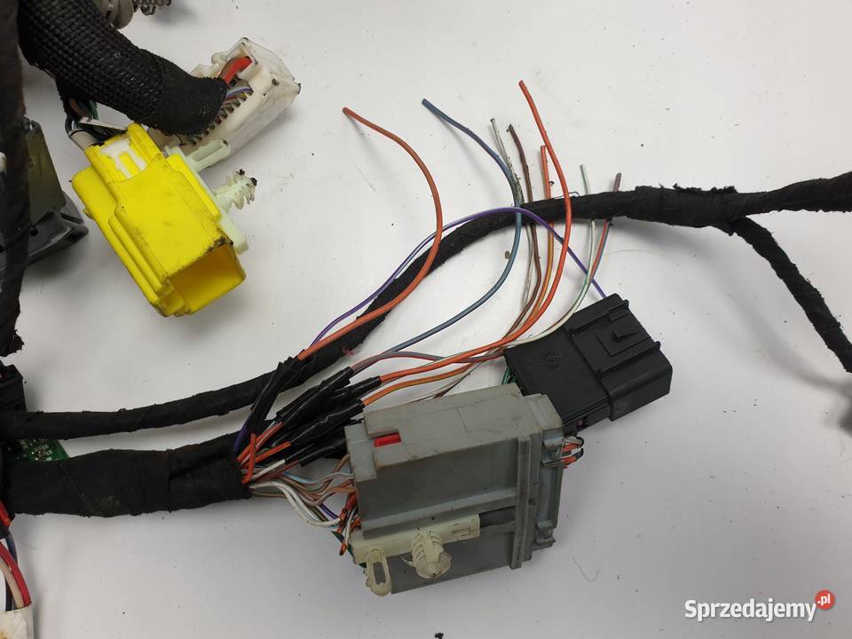 Dodge Challenger 15 WIĄZKA KABINY DESKI TUNELU Rudka