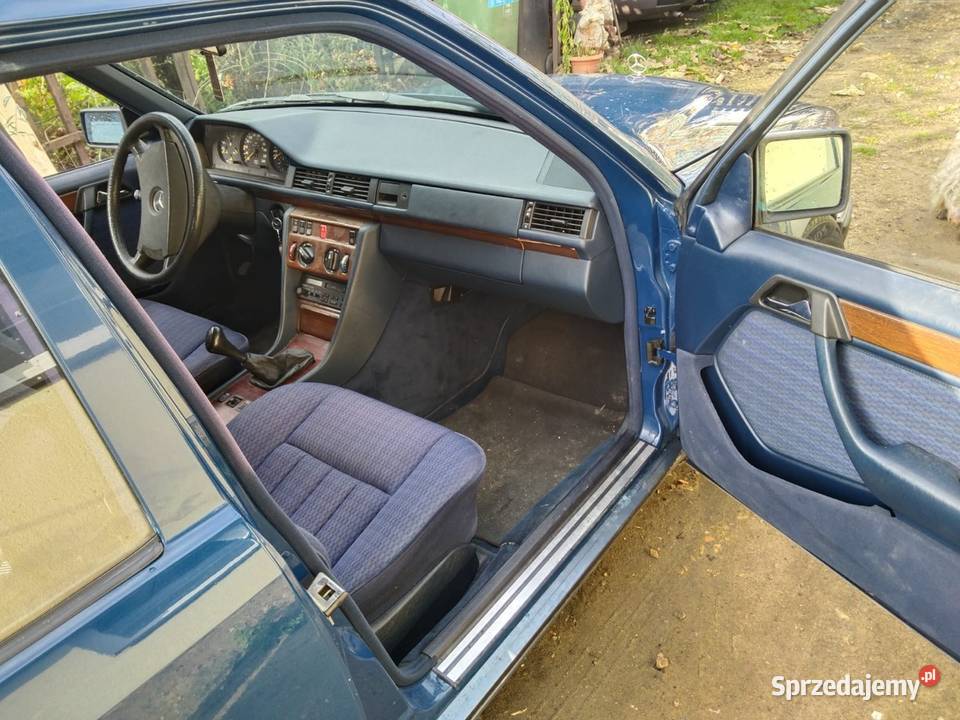 Sprzedam Mercedes 124 kombi 300te benzyna Suszec