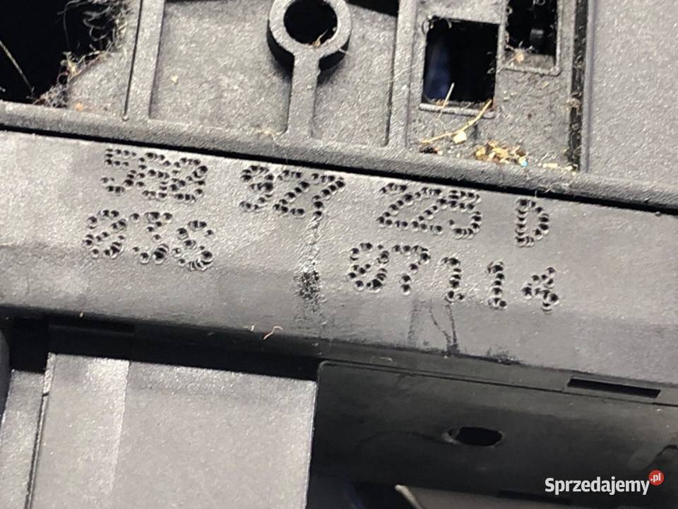 DŹWIGNIA HAMULCA RĘCZNEGO VW GOLF VII 5G0927225D osobowe