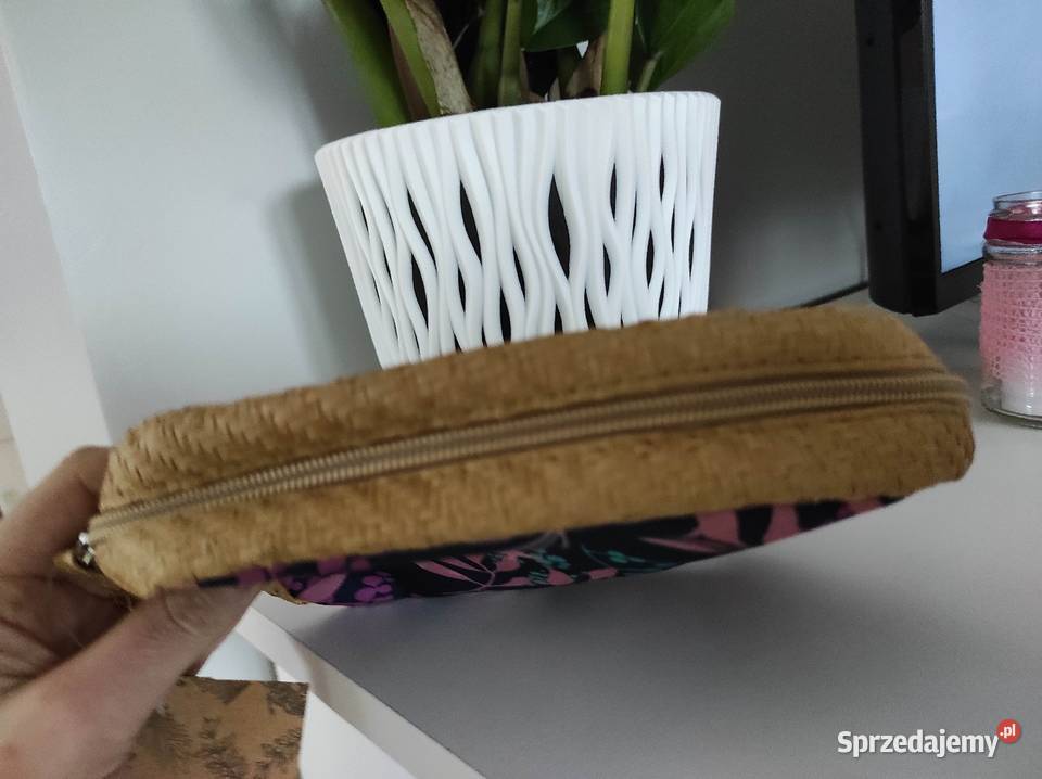 Nowa kolorowa kosmetyczka damska Yves Rocher Płock