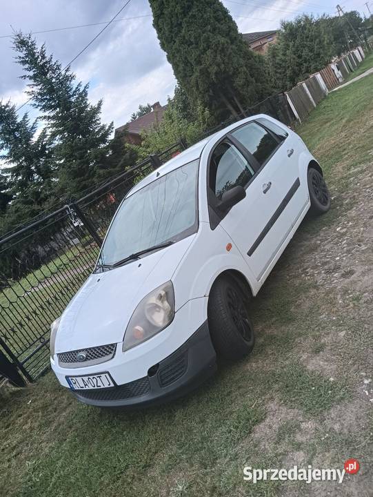 Sprzedam Forda Fiestę podkarpackie sprzedam