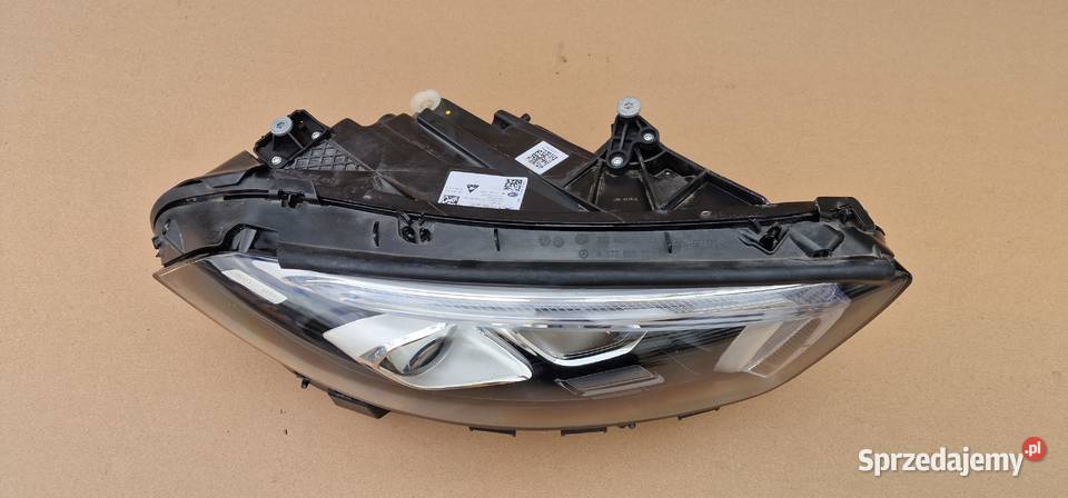 MERCEDES AKLASA W177 REFLEKTOR LAMPA PRAWA Bieleń sprzedam