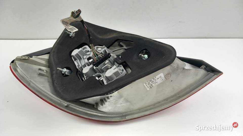 MERCEDES CLC W203 HB LAMPA TYŁ PRAWA Zbierkowo