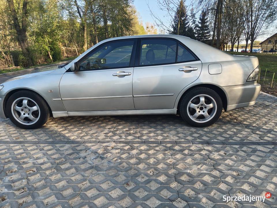 Lexus is200 nieuszkodzony Samochody osobowe Szczepanki