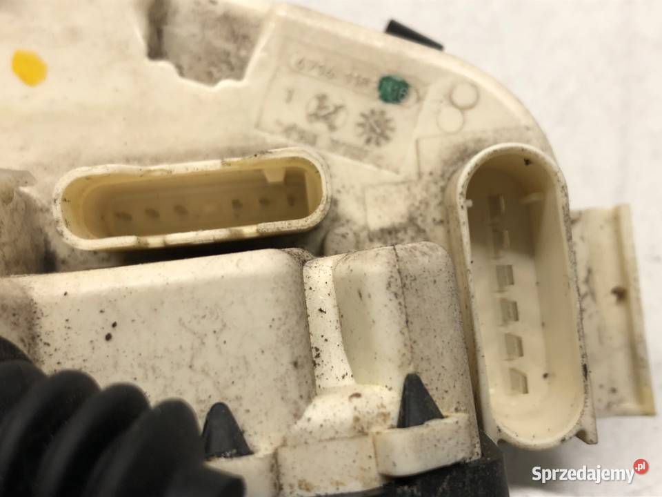 ZAMEK DRZWI PRAWY PRZÓD MERCEDES W221 Hatchback osobowe