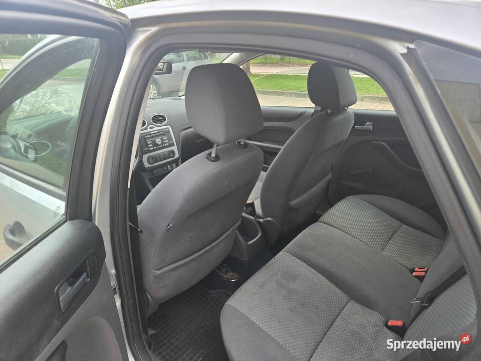 Ford focus 16 z gazem 2005 długie opłaty łódzkie Łódź