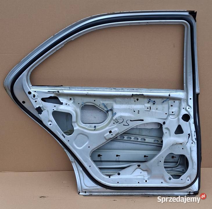 MERCEDES SKLASA W220 LONG DRZWI LEWY TYŁ LEWE Bieleń