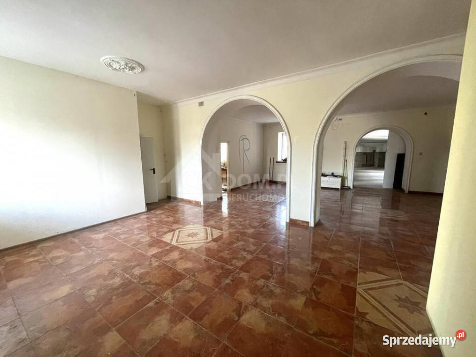 Pałac Łazienkowski centrum Staszowa Staszów sprzedam