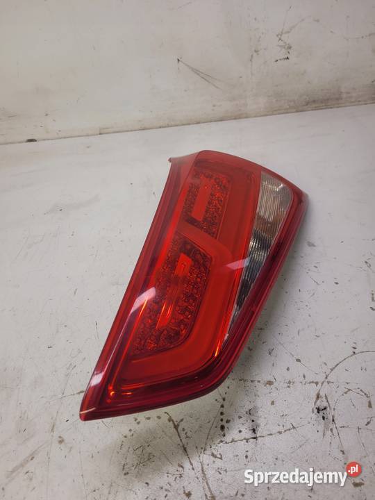 LAMPA PRAWY TYŁ W KLAPĘ AUDI A1 8X3 8X0945094B Przystajń