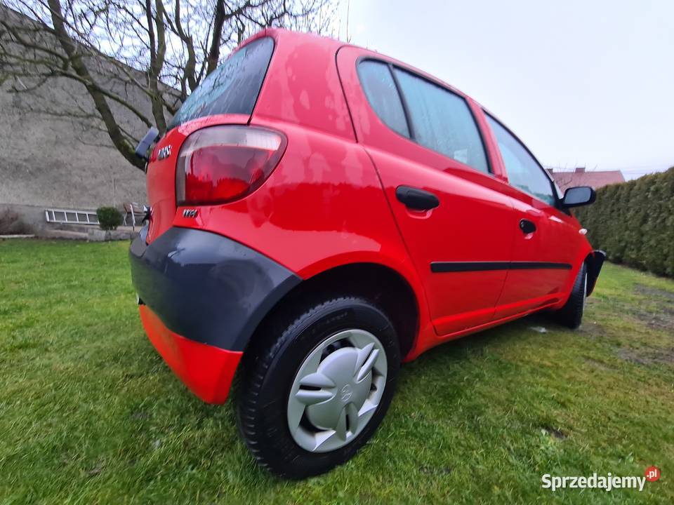 Toyota Yaris 1 10 części elementy blacharskie osobowe śląskie Gliwice