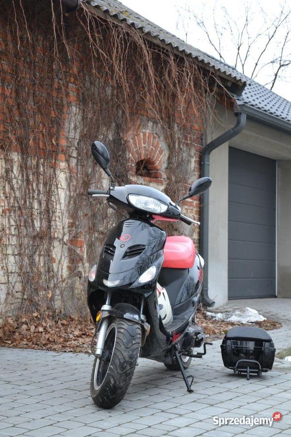 Skuter Ferro 1012 garażowany łódzkie