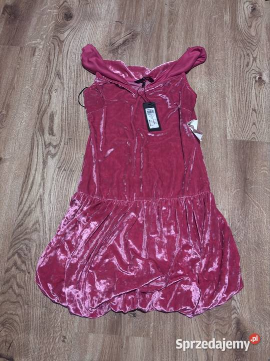 Nowa odzież z metkami na sztuki idealne na