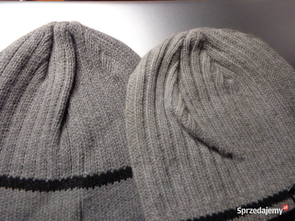 czapki nowe ciepłe z akrylu uniwersalne Galanteria i dodatki Poznań