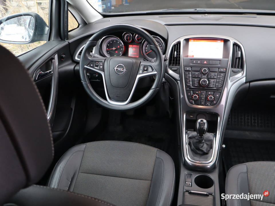 Opel Astra 14 T tempomat