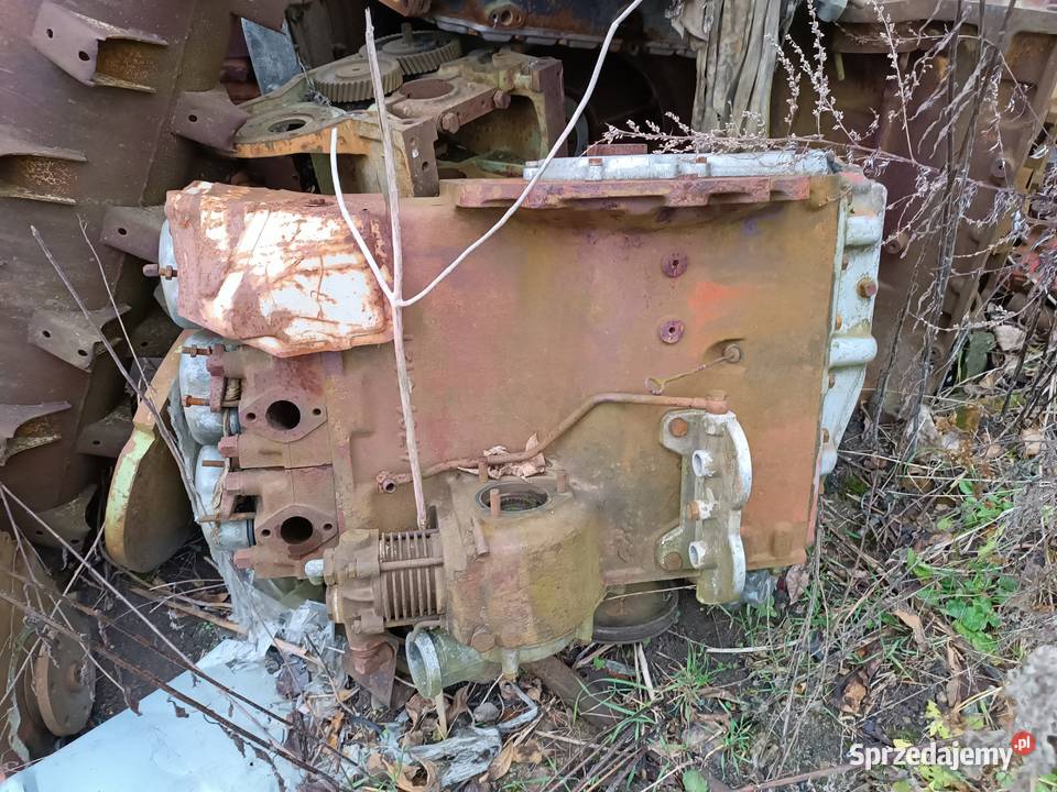 Blok silnika wał głowica korbowód Zetor 3