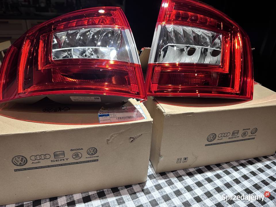Lampy Tył Skoda Octavia Kombi 3komplet prawa śląskie