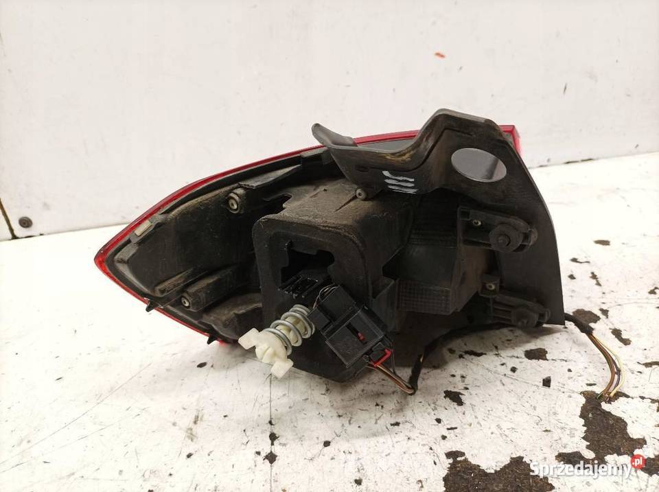 LAMPA TYŁ PRAWA KOMBI EUROPA VW Volkswagen