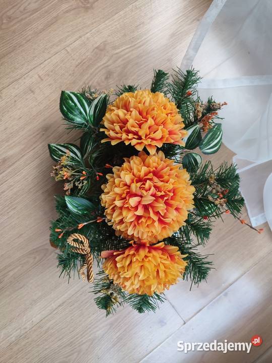 Kompozycja kwiatowa na grób kompozycja na płytę Wszystkich Świętych Sosnowiec