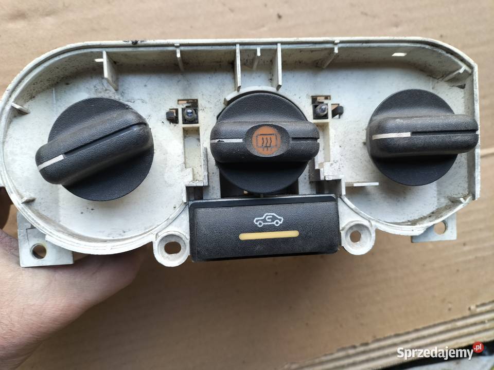 Panel Nawiewu Opel Astra I F 90360130