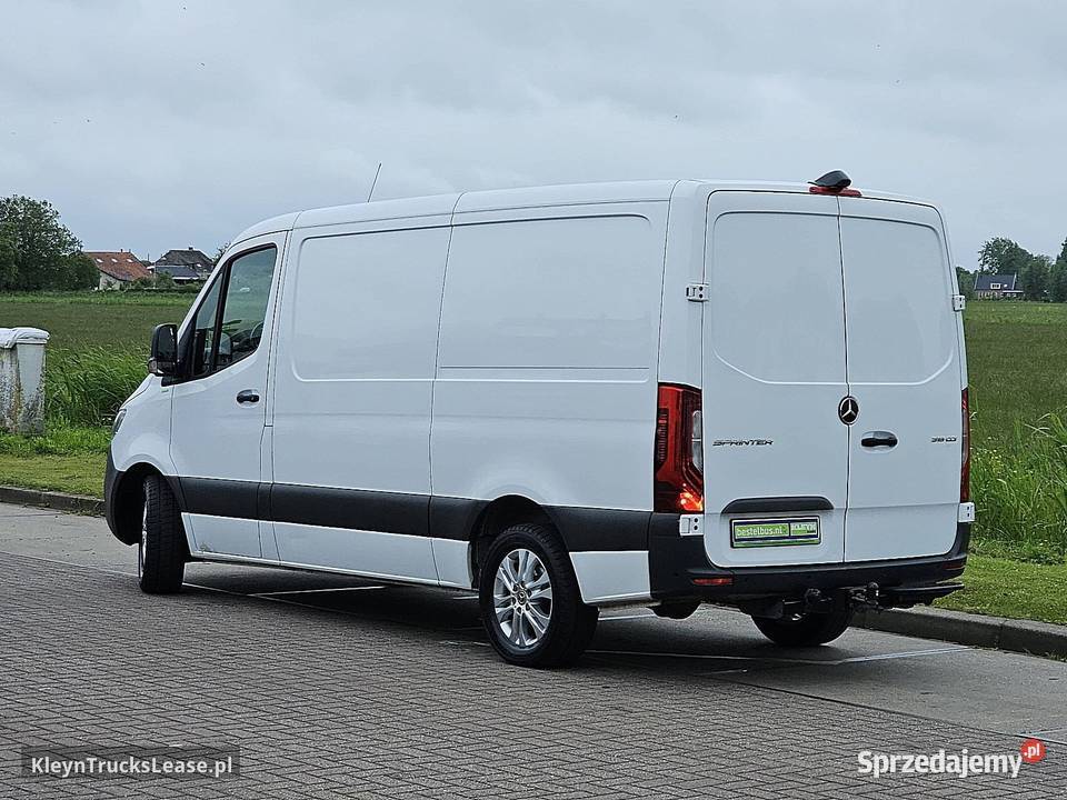 MercedesBenz SPRINTER 319 L2H1 V6 LED Mbux10 Rok produkcji 2021
