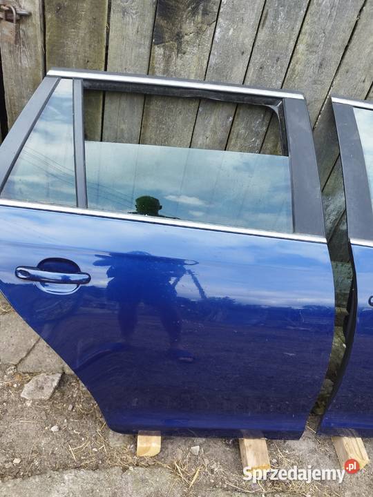 LD5Q GOLF V KOMBI DRZWI TYŁ PRAWE Przejęsław