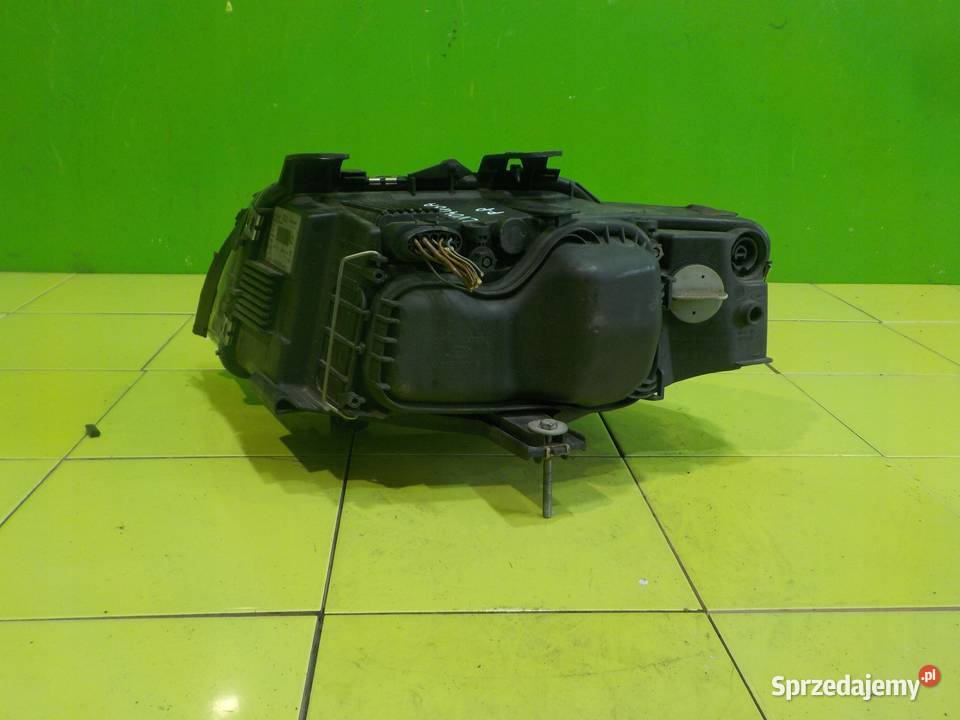 AUDI A4 B6 04r CABRIO 2D lampa prawa przod Suków sprzedam