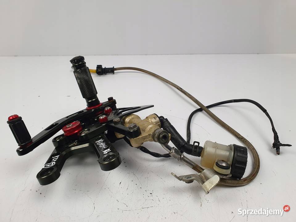 POMPKA HAMULCOWA SET PODNÓŻEK TYŁ Yamaha YZFR6