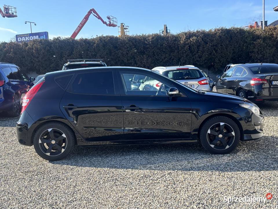 Hyundai I30 z 2011r GWARANCJA kupiony w Polsce Paniówki sprzedam
