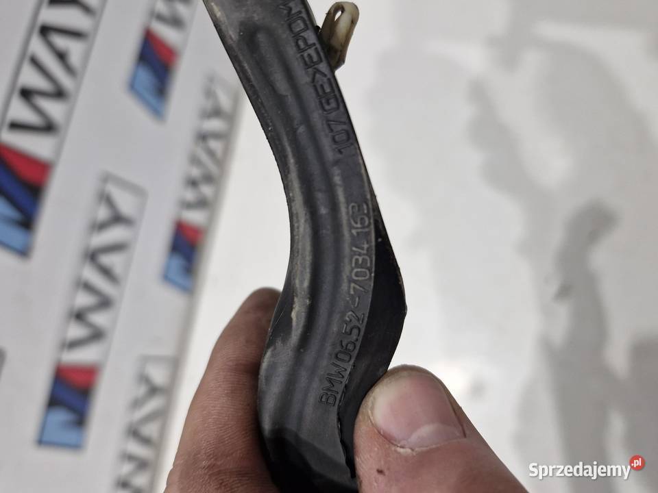 7034163 BMW E60 E61 USZCZELKA MASKI KOMORY osobowe