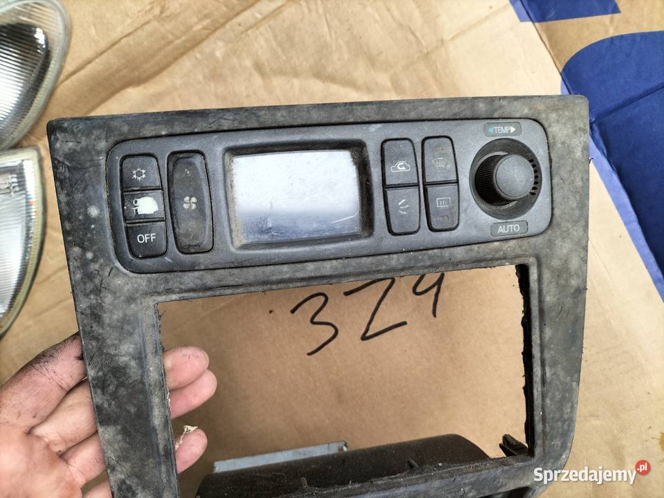 ŚRODKOWA KRATKA PANEL NAWIEWU Mitsubishi Galant panele sterowania, przełączniki Wyposażenie wnętrza Kamień-Kolonia