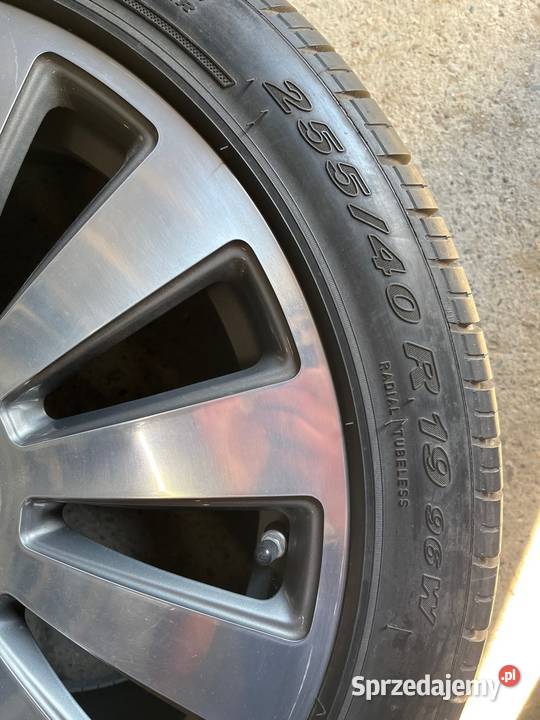 Flaga i opona z zapasu Audi A8 4E0601025N 2004 Poznań sprzedam