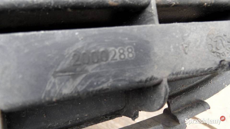 RENAULT CLIO III 09r atrapa kratka zderzaka sprzedam