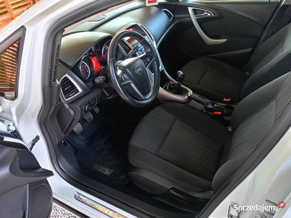 Opel Astra J sprowadzona i zarejestrowana w Rok produkcji 2010 podkarpackie Rakszawa