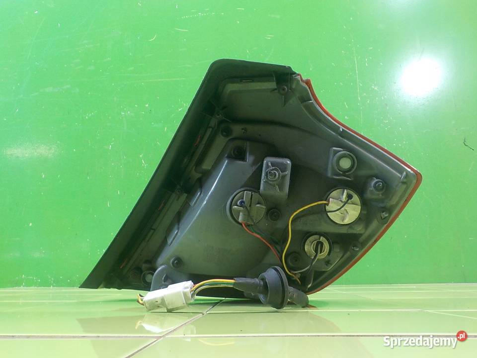 KIA CEED I LIFT 14 B 11r HB 5D lampa lewa tyl mazowieckie