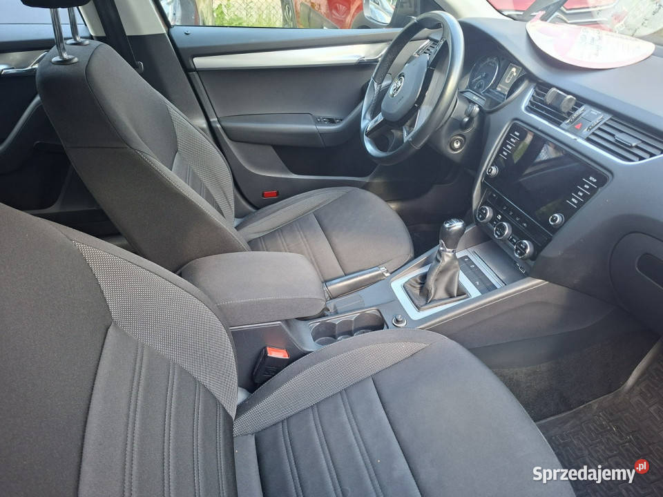 koda Octavia salon polska 14 150 III 2013 światła przeciwmgielne łódzkie Łódź