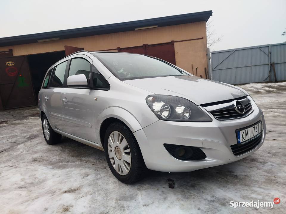 Opel Zafira 2011 Diesel z hakiem Motoryzacja Charsznica sprzedam