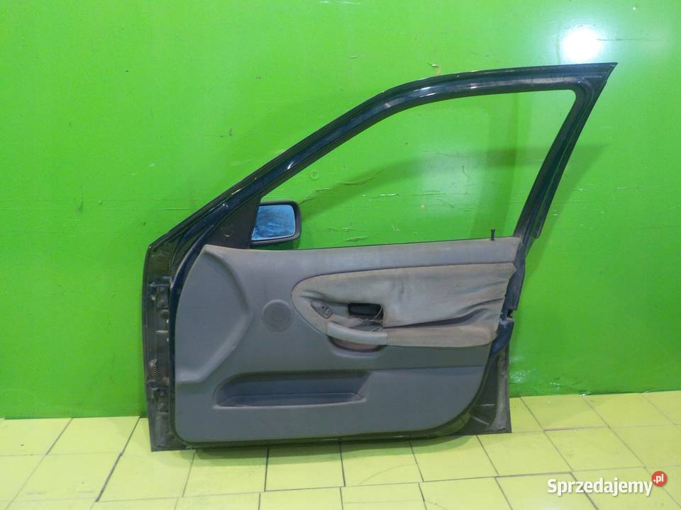 BMW 3 E36 95r 4D drzwi prawe przod kompletne Suków