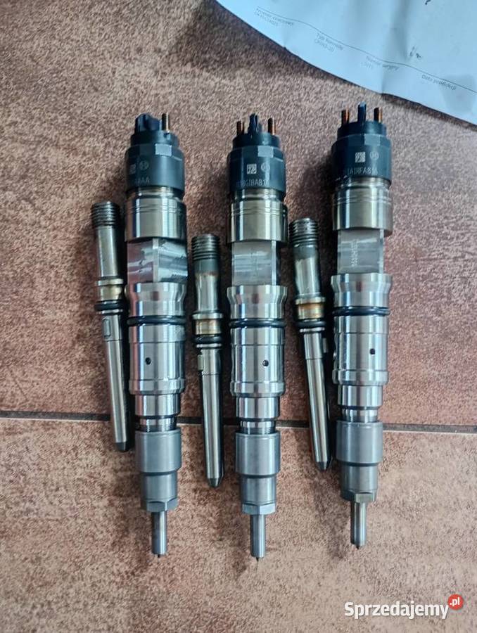 Wtryskiwacze katalogowy 837074860 Valtra Massey Turkowice sprzedam