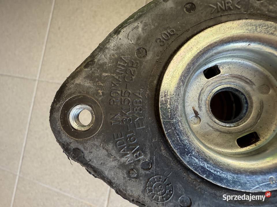 Ford KugaEscape mk2 górne mocowanie amortyzatora