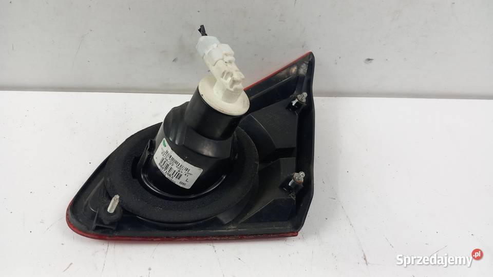 NISSAN QASHQAI J10 LAMPA TYŁ LEWA W KLAPĘ Zbierkowo