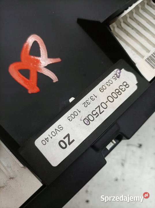 LICZNIK 838000Z500 14 D Toyota Auris I 20062012