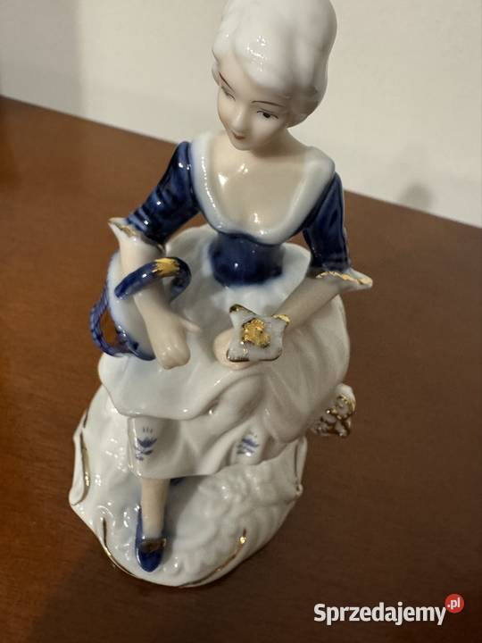 Figurka porcelanowa z czasów PRL lata 80 te dama Częstochowa