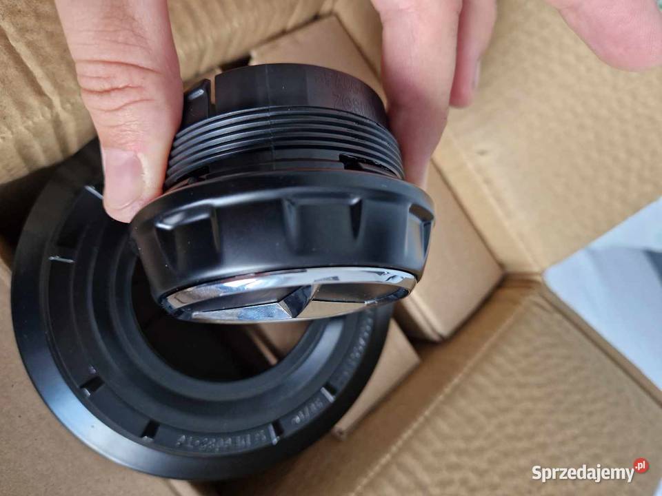 DEKIELEK DO FELGI MERCEDES AMG A0004001100