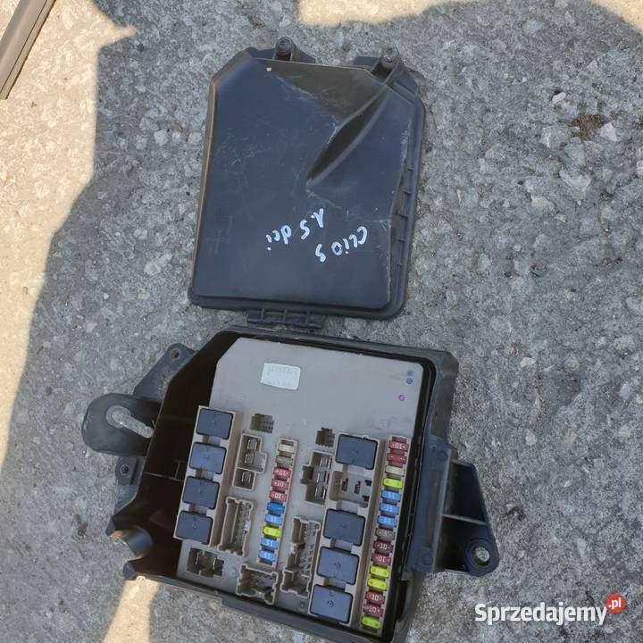RENAULT CLIO III 15 DCI SKRZYNKA BEZPIECZNIKOW