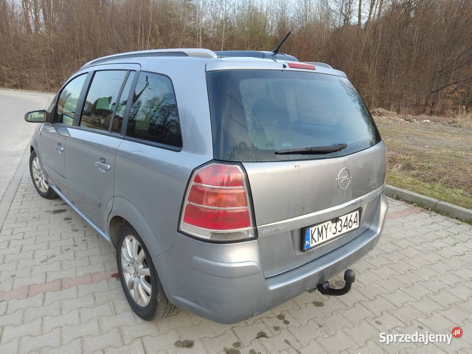 Sprzedam Opla Zafirę B 18 140 benzyna z gazem elektryczne lusterka Myślenice