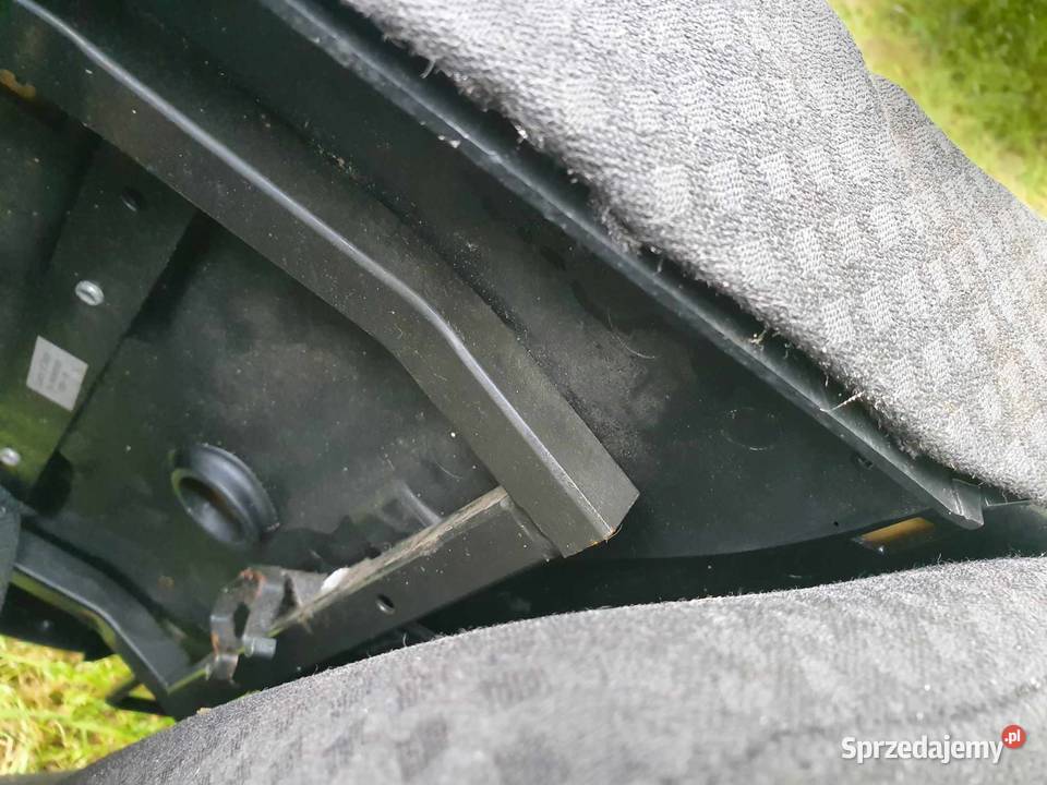 Kanapa tylna z zabudowanymi fotelikami Volvo s40 Rok produkcji 2000 Fotele i kanapy Części samochodowe Kraków