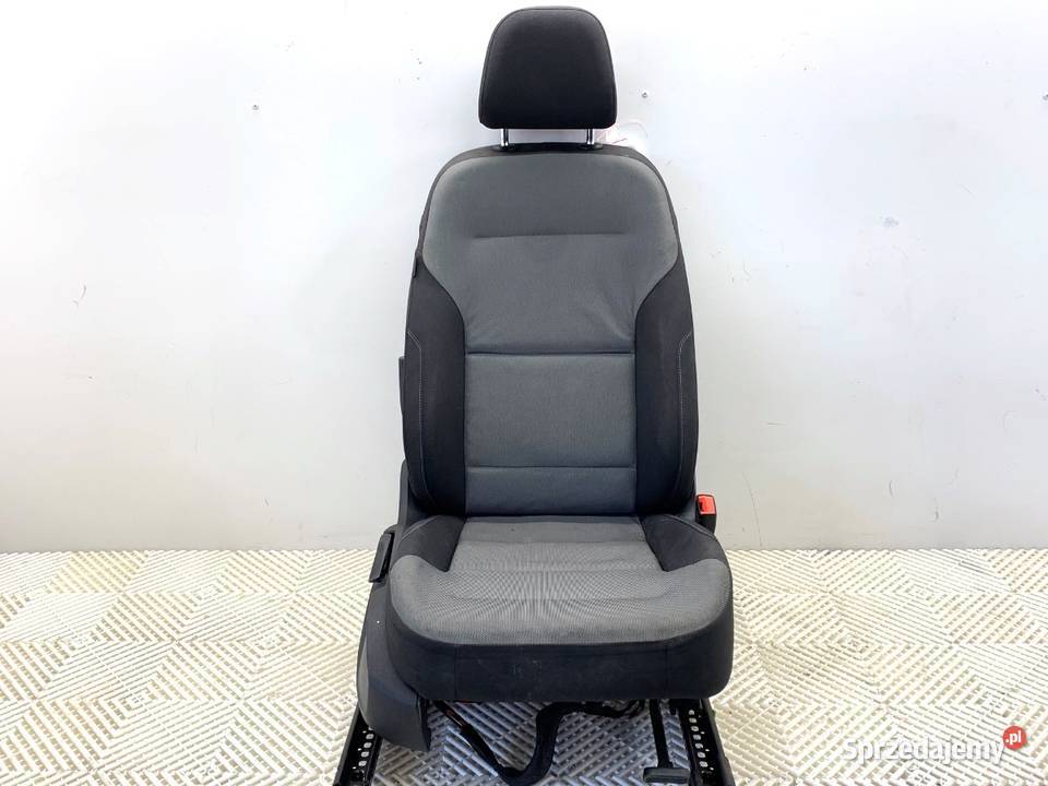 FOTEL PRAWY PRZÓD VW GOLF VII Hatchback osobowe sprzedam